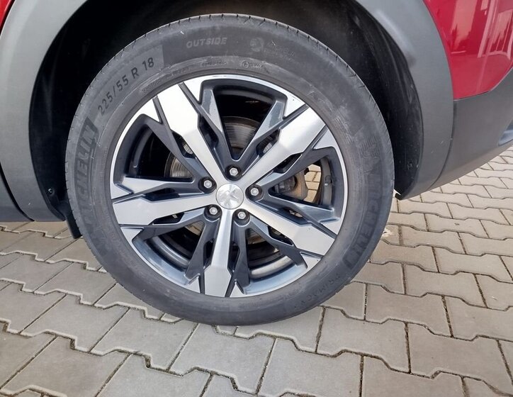 Peugeot 3008 SUV / Terénní 1,5 l 96 kw