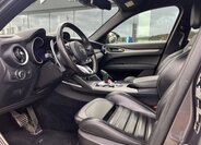 Alfa Romeo Stelvio 5