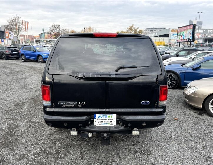 Ford Excursion SUV / Terénní 6,0 l 239 kw