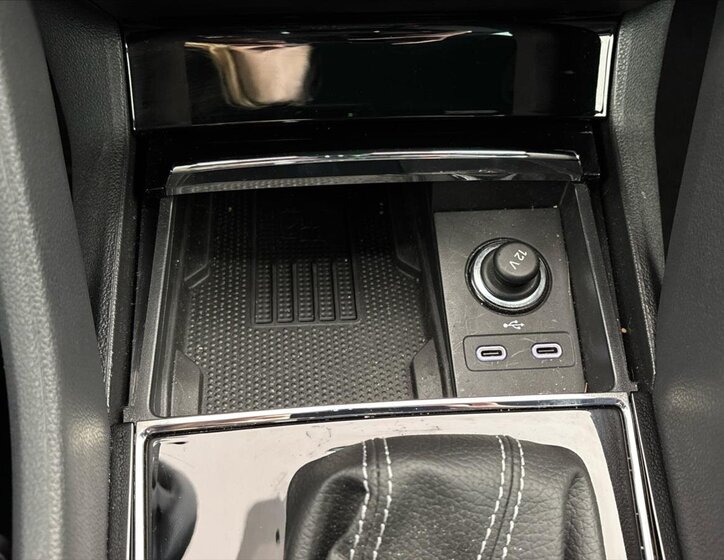 Škoda Karoq SUV / Terénní 1,5 l 110 kw