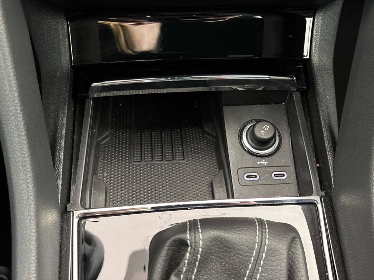 Škoda Karoq SUV / Terénní 1,5 l 110 kw