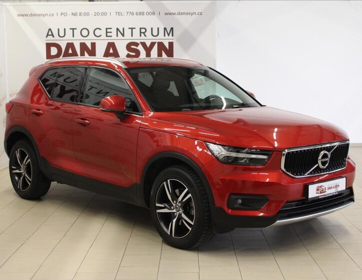 Volvo XC40 SUV / Terénní 2,0 l 182 kw