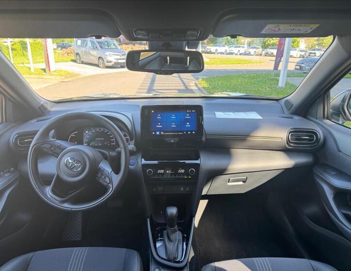 Toyota Yaris Cross 10