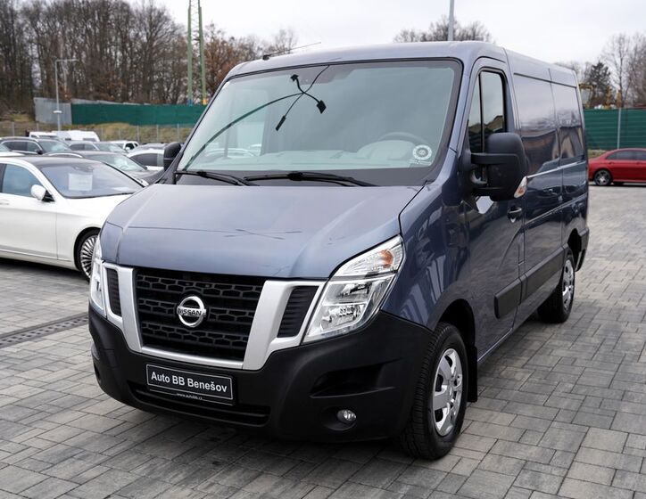 Nissan NV400 2