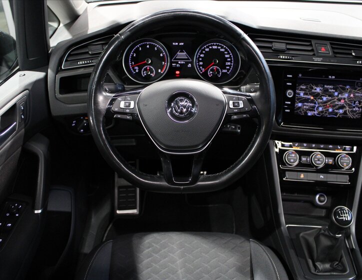Volkswagen Touran MPV 1,5 l 110 kw