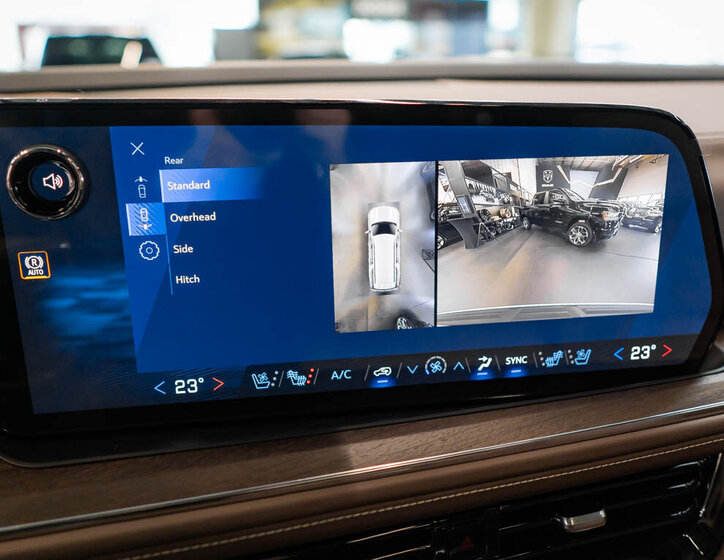 Chevrolet Suburban SUV 6,2 l 313 kw