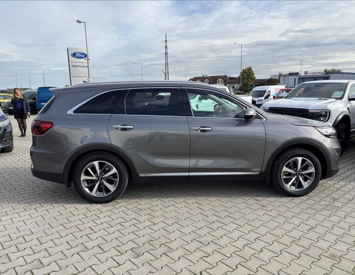 KIA Sorento 6
