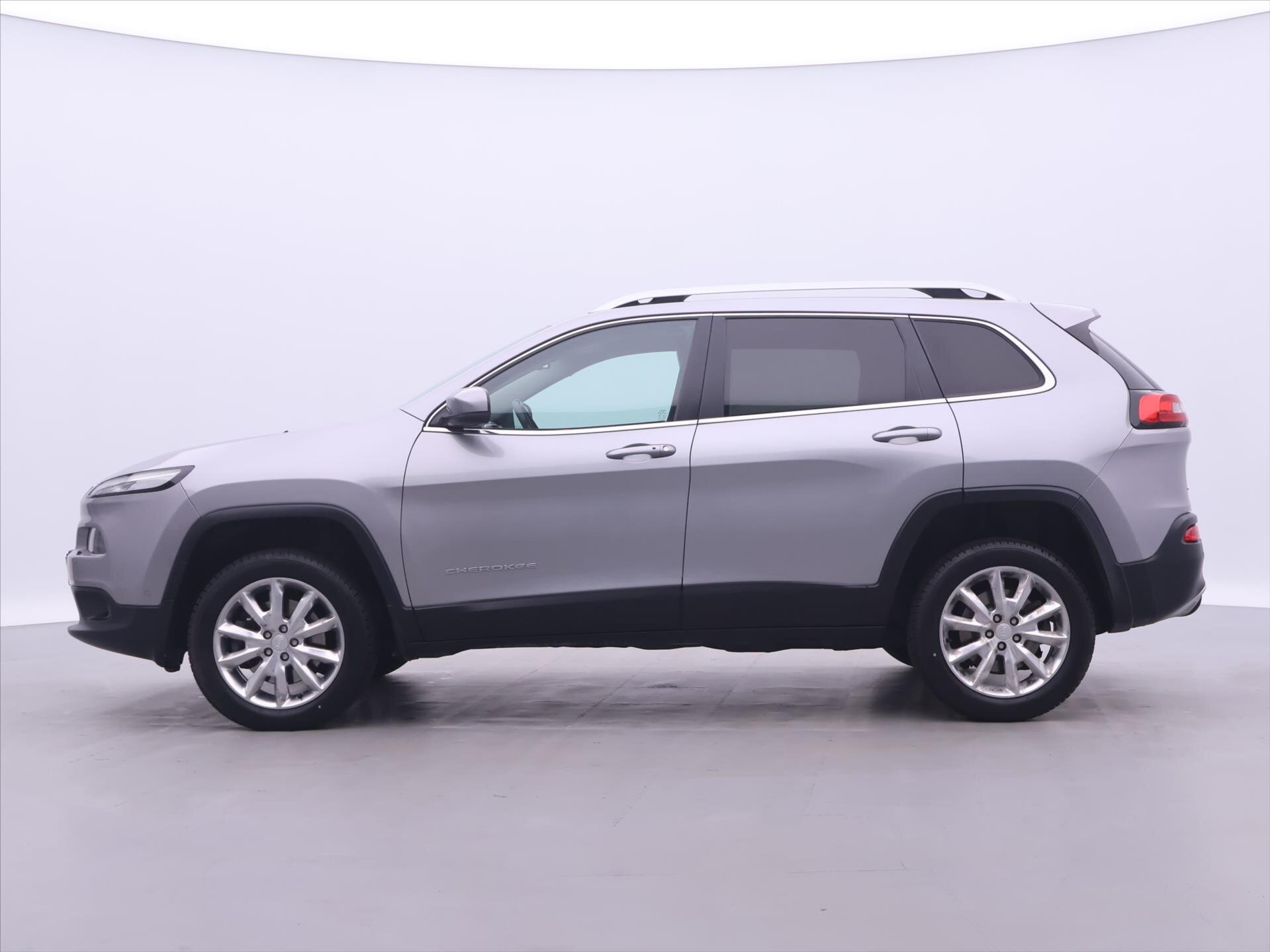 Jeep Cherokee SUV / Terénní 2,2 l 147 kw