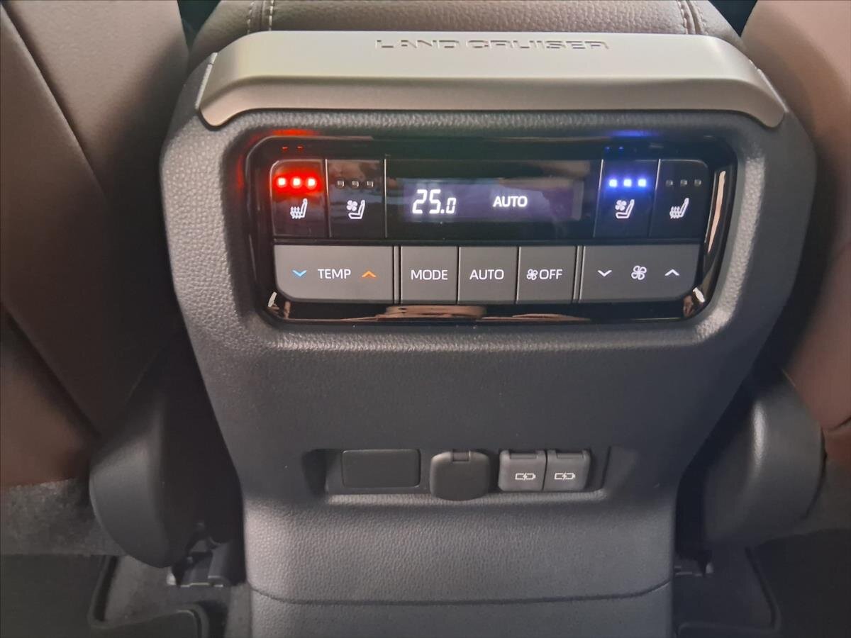 Toyota Land Cruiser SUV 2,8 l 151 kw