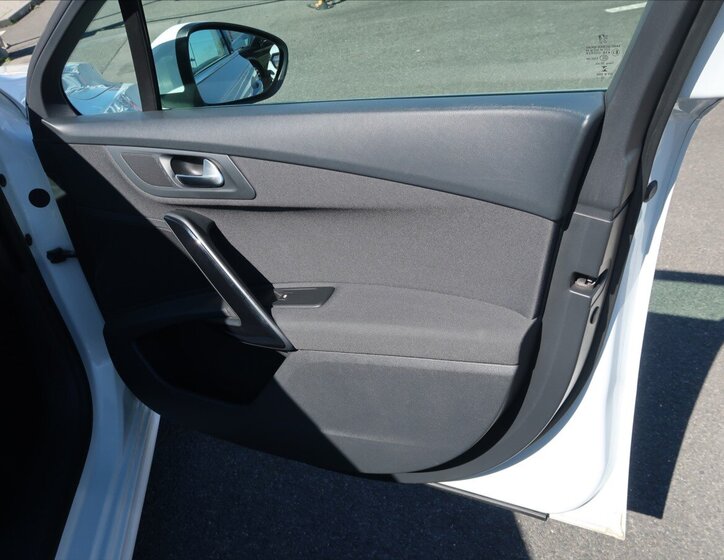 Peugeot 508 Kombi 2,0 l 120 kw