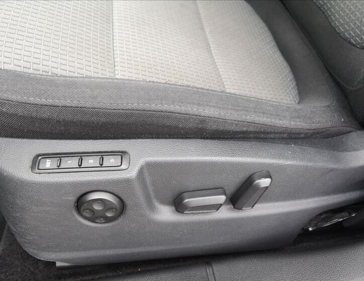 Škoda Superb Sedan / Limuzína 2,0 l 147 kw