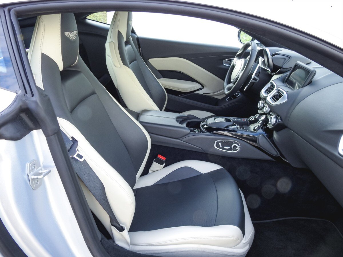 Aston Martin V8 Vantage Kupé 4,0 l 375 kw