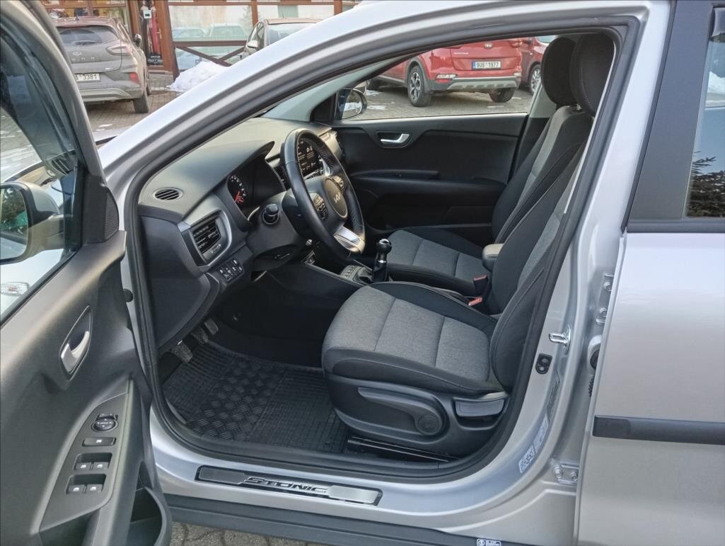 KIA Stonic SUV 1,2 l 62 kw