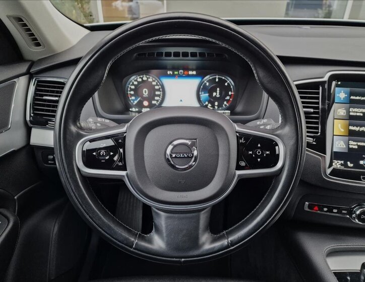Volvo XC90 21