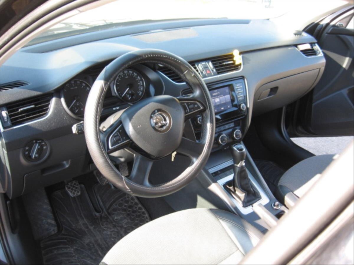 Škoda Octavia Kombi 1,6 l 77 kw