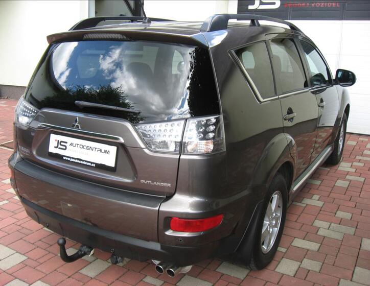 Mitsubishi Outlander 7