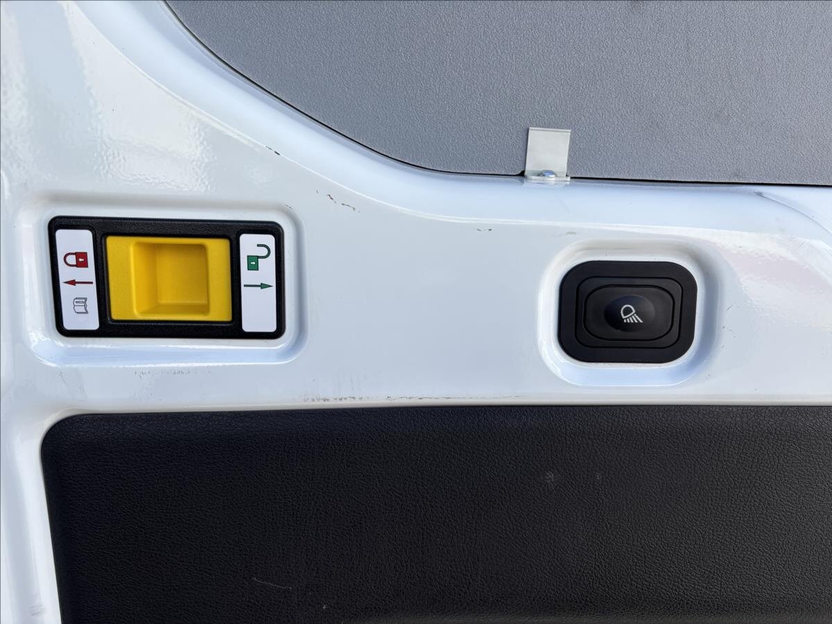 Ford Transit Skříň 2,0 l 96 kw