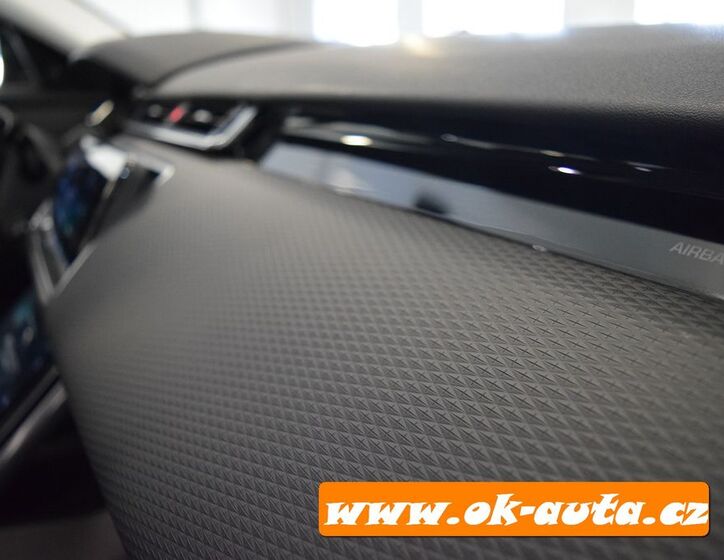 Land Rover Range Rover Velar 32