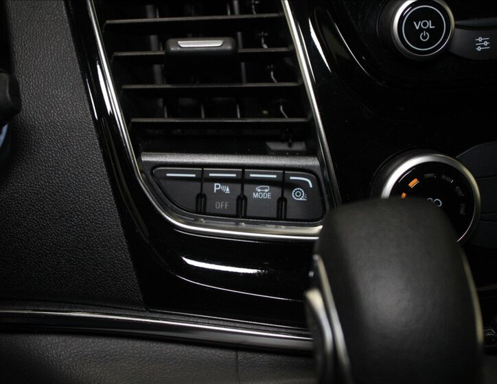 Ford Tourneo Custom MPV 2,0 l 136 kw