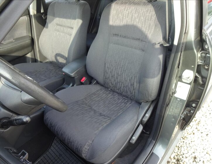 Toyota Corolla Hatchback 1,4 l 71 kw