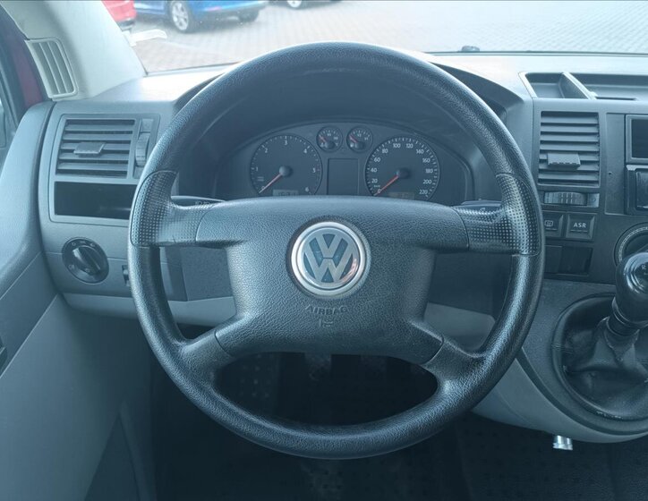 Volkswagen Transporter MPV 2,5 l 96 kw