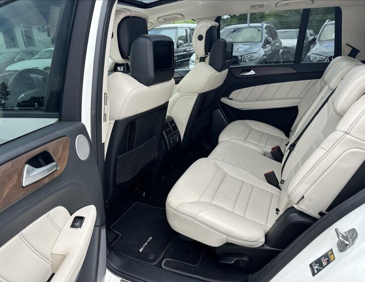 Mercedes-Benz GLS SUV 5,5 l 430 kw