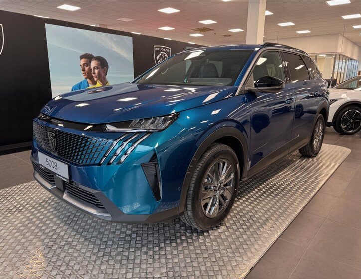 Peugeot 5008 SUV 1,2 l 107 kw