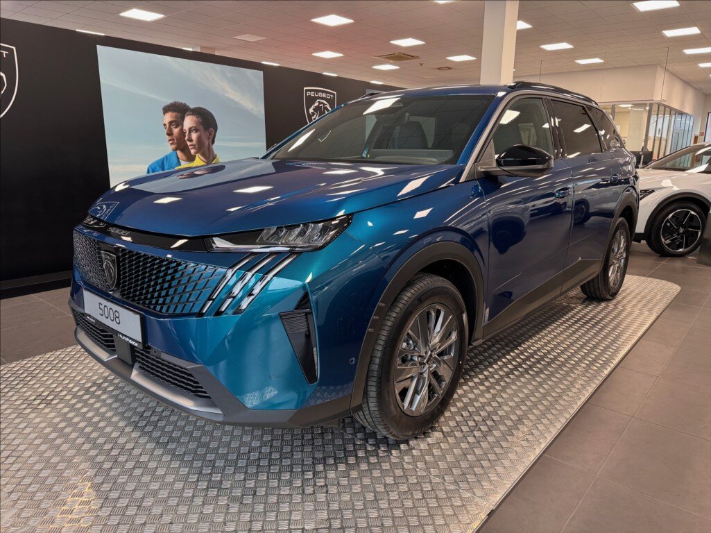 Peugeot 5008 SUV 1,2 l 107 kw