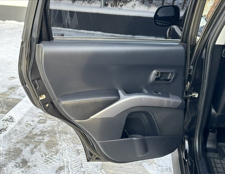 Mitsubishi Outlander 12