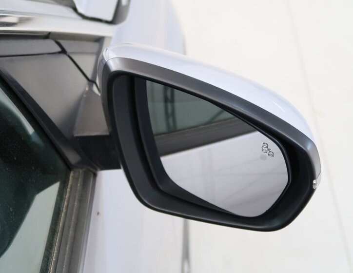 Peugeot 5008 SUV / Terénní 1,2 l 96 kw