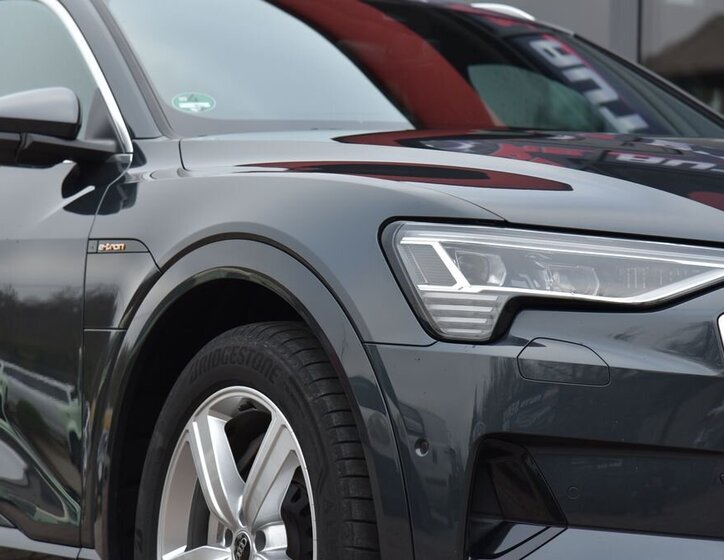 Audi e-tron SUV 0,0 300 kw