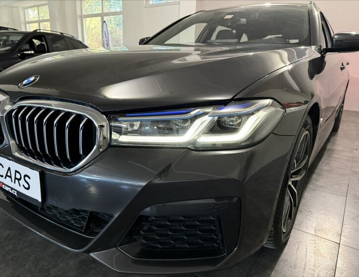 BMW Řada 5 Kombi 3,0 l 210 kw