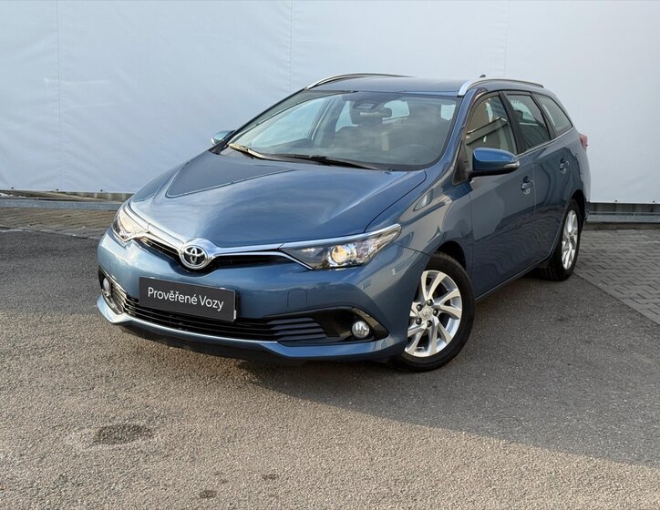 Toyota Auris 1