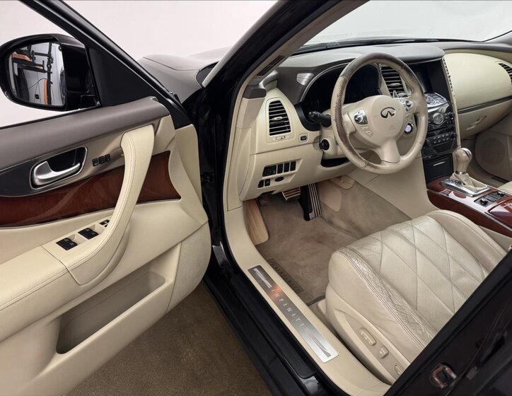 Infiniti FX37 28