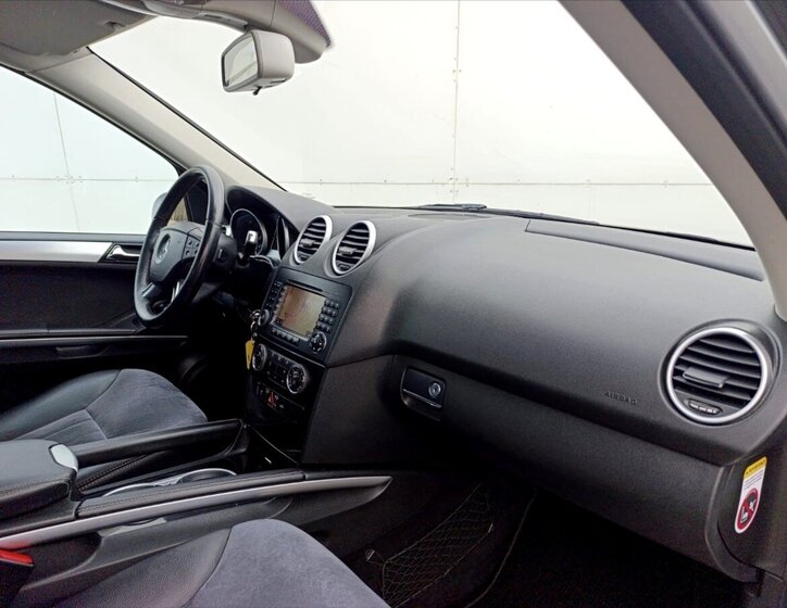 Mercedes-Benz Třídy M SUV / Terénní 3,0 l 165 kw