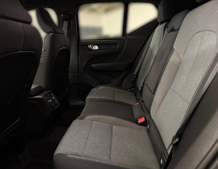 Volvo XC40 SUV / Terénní 2,0 l 120 kw