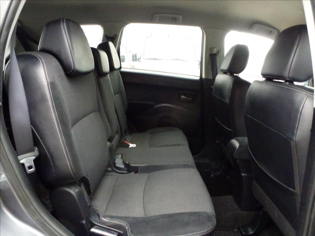 Citroën C-Crosser SUV 2,2 l 115 kw