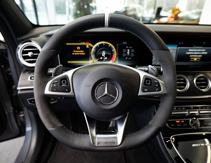 Mercedes-Benz Třídy E 6