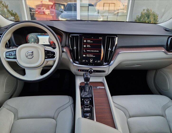 Volvo V60 Kombi 2,0 l 140 kw