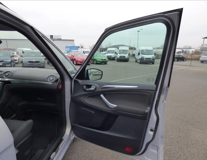 Ford Galaxy MPV 2,0 l 120 kw