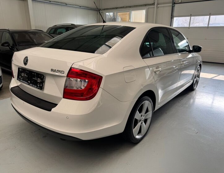 Škoda Rapid Sedan / Limuzína 1,6 l 77 kw