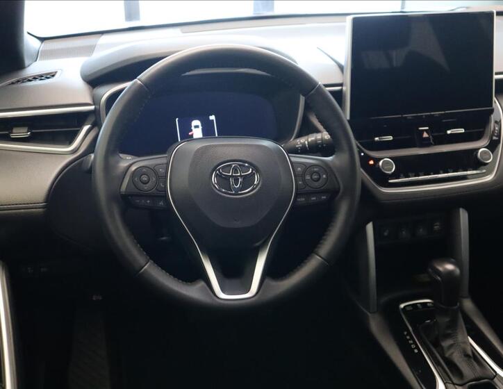 Toyota Corolla Cross 14