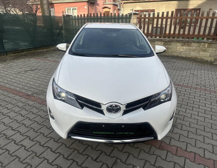 Toyota Auris 10