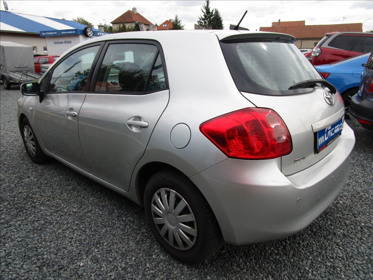 Toyota Auris Hatchback 1,4 l 66 kw