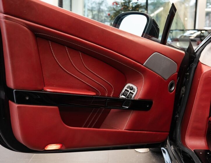 Aston Martin Vantage 9