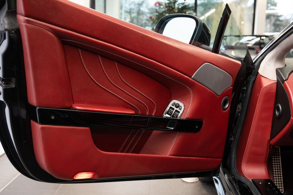 Aston Martin Vantage