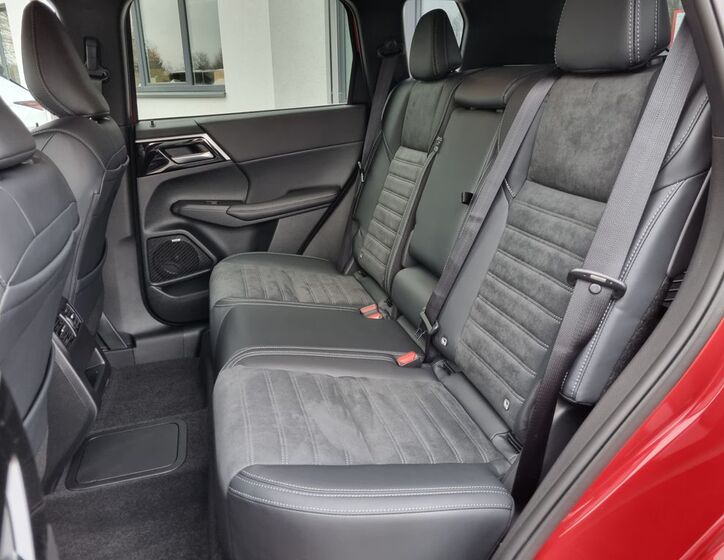 Mitsubishi Outlander 12