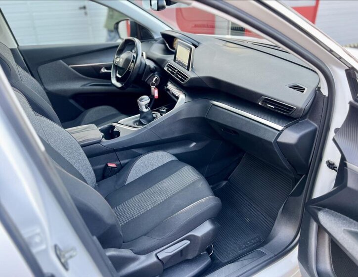 Peugeot 3008 SUV / Terénní 1,2 l 96 kw