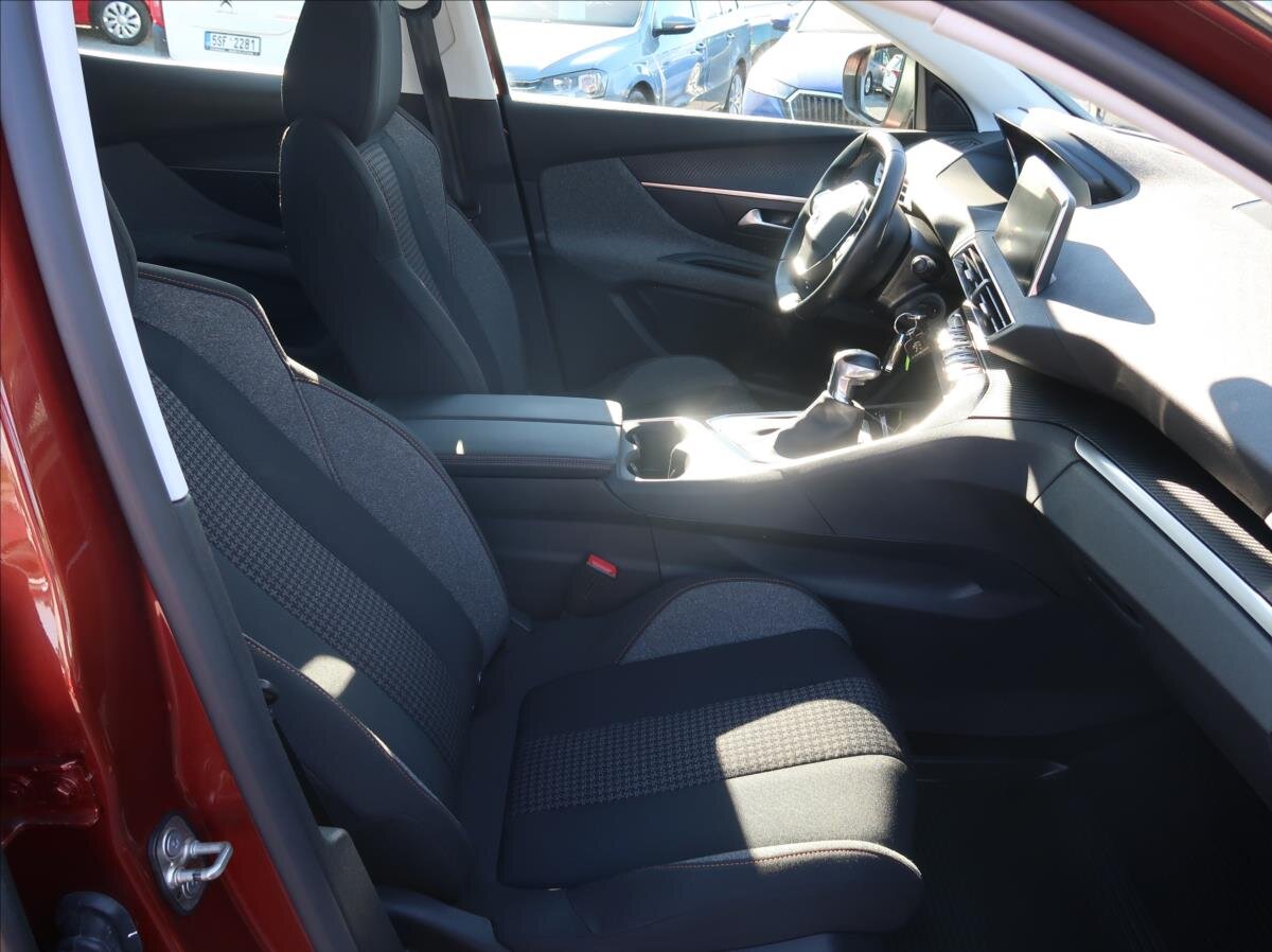 Peugeot 3008 SUV / Terénní 1,2 l 96 kw