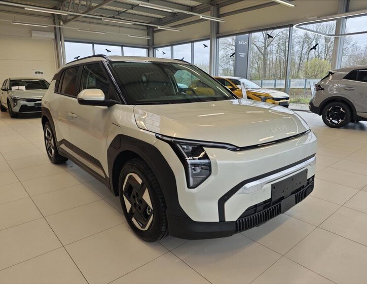 KIA EV3 SUV / Terénní 0,0 150 kw